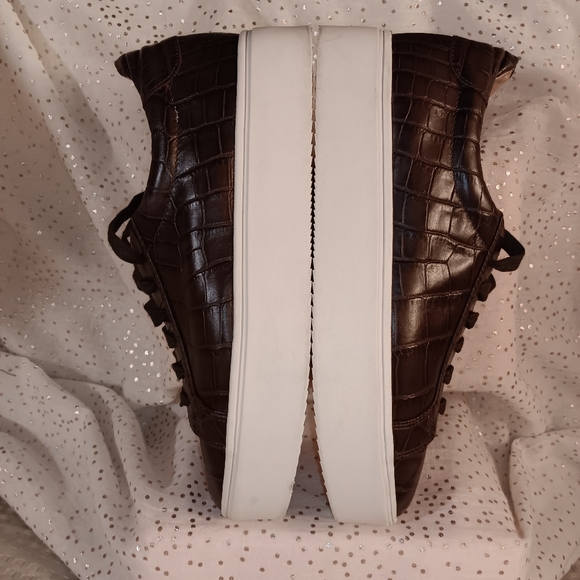 Halogen Atlantic-pacific brown croc embossed shoes. - Picture 3 of 7